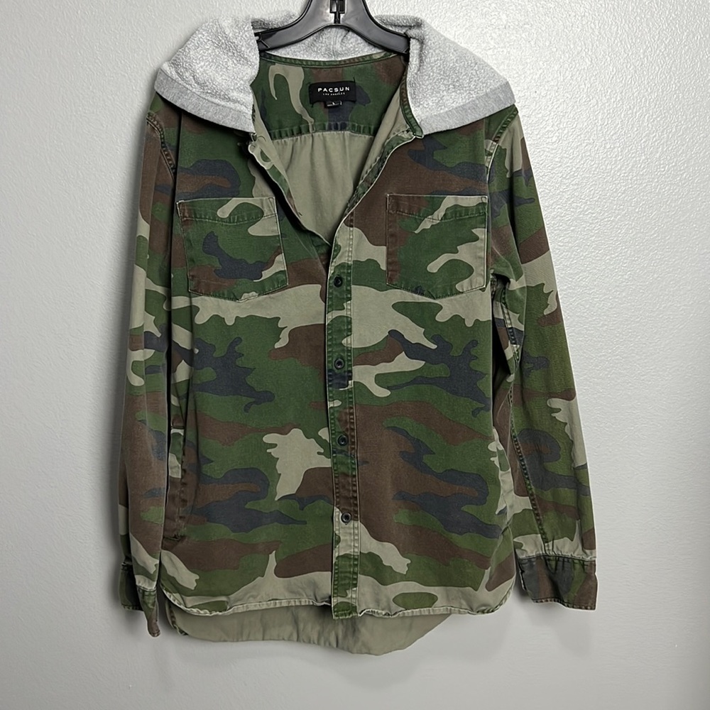 PacSun Camouflage button-down hoodie  - size large